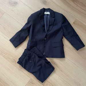 H&M boys navy suit size 3-4years